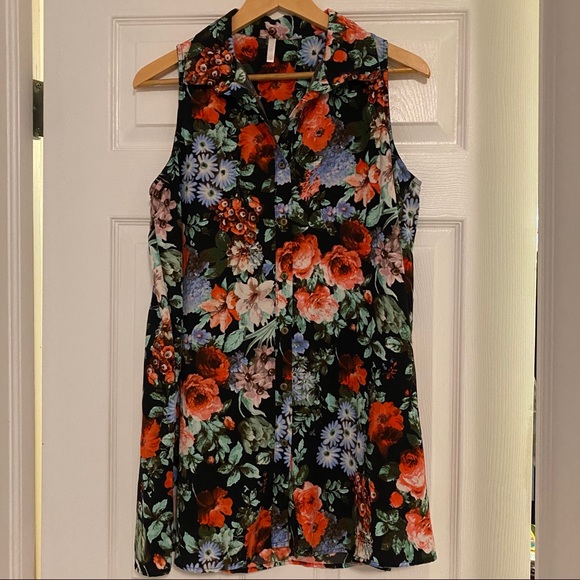 ⭐️Host Pick⭐️ Pinkblush Maternity Black floral tank top - Picture 5 of 7